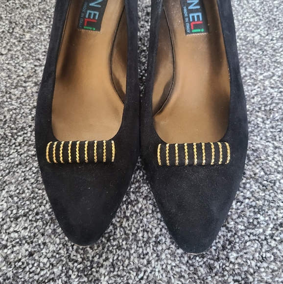 VANELI Made in Italy Black Suede Shoes w/gold accents - Picture 5 of 5